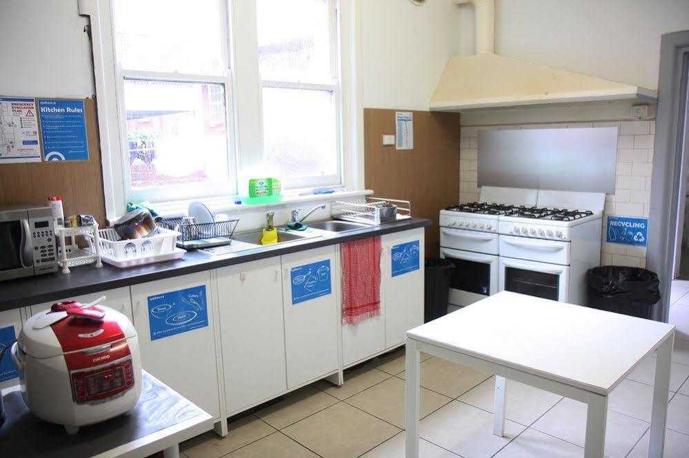 South Yarra Hostel Мельбурн Экстерьер фото